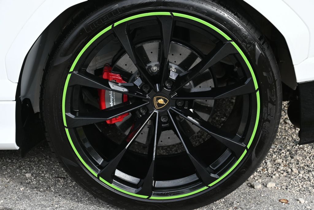 2022 Lamborghini Urus Base AWD