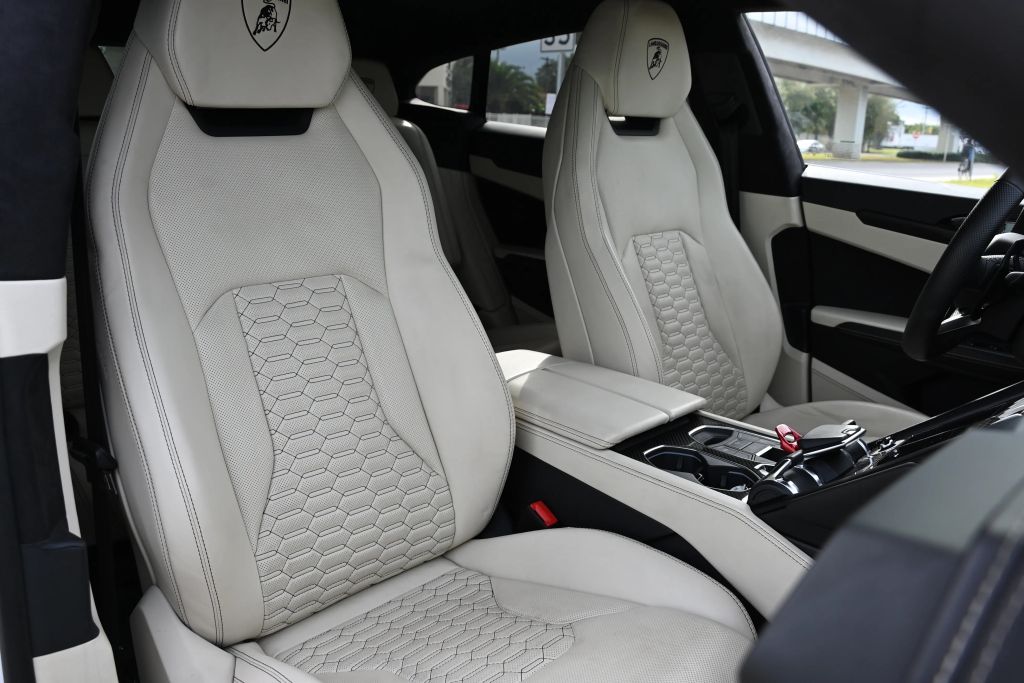 2022 Lamborghini Urus Base AWD