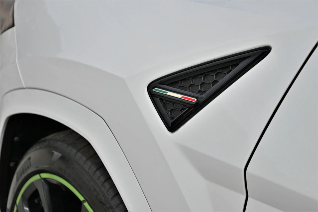 2022 Lamborghini Urus Base AWD