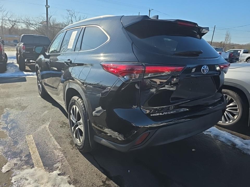 2022 Toyota Highlander XLE AWD