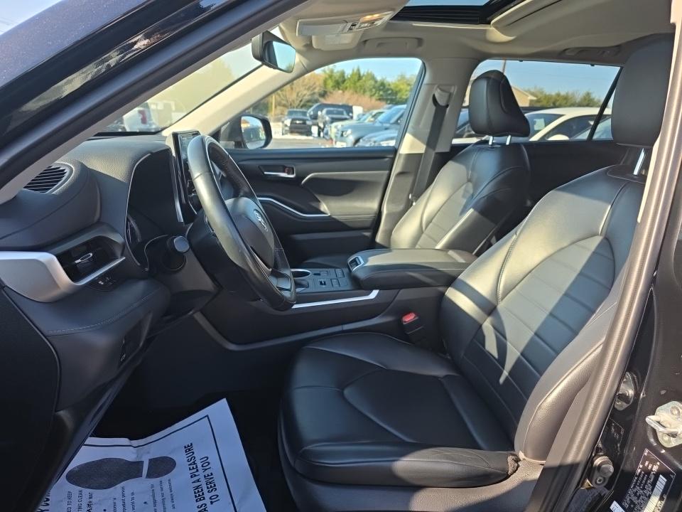 2022 Toyota Highlander XLE AWD