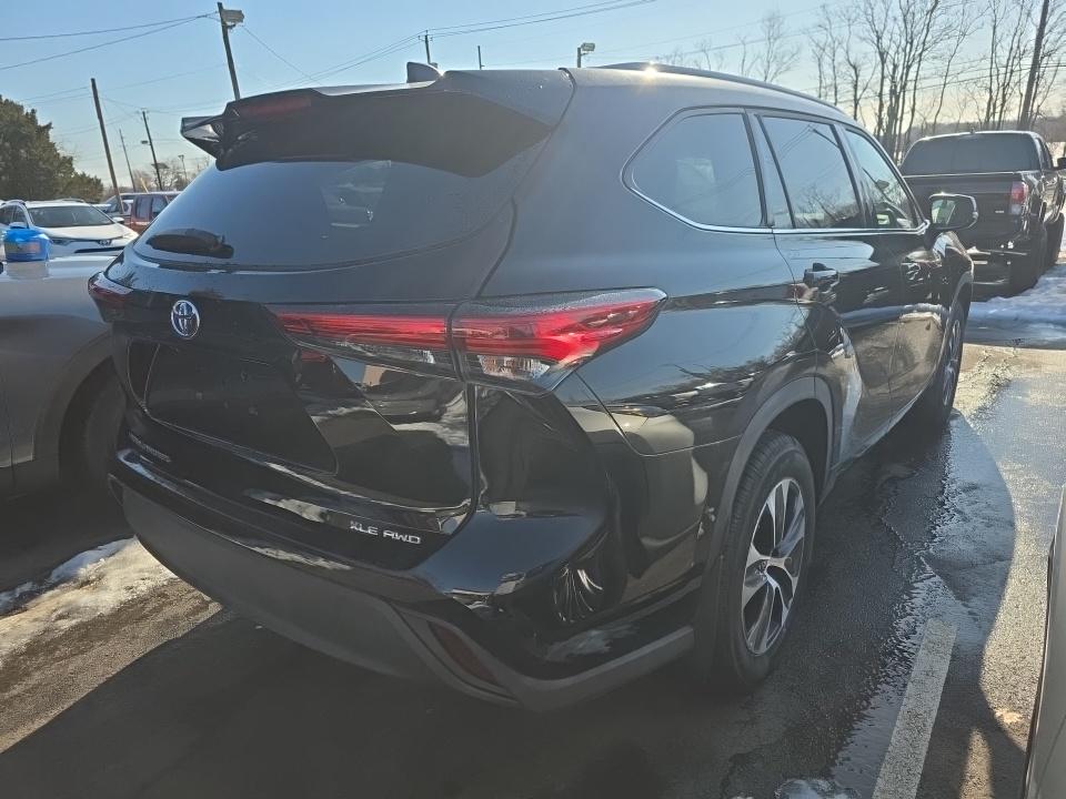 2022 Toyota Highlander XLE AWD