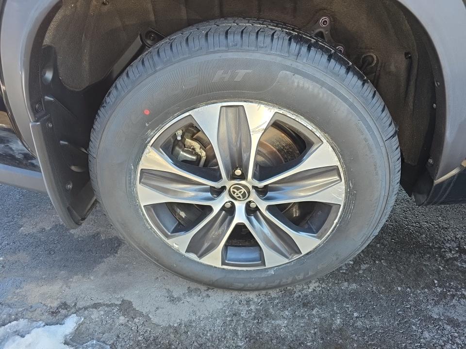 2022 Toyota Highlander XLE AWD