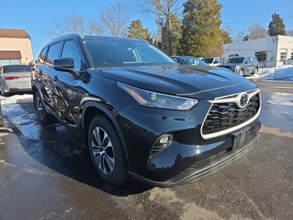2022 Toyota Highlander XLE AWD