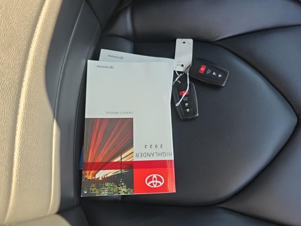 2022 Toyota Highlander XLE AWD