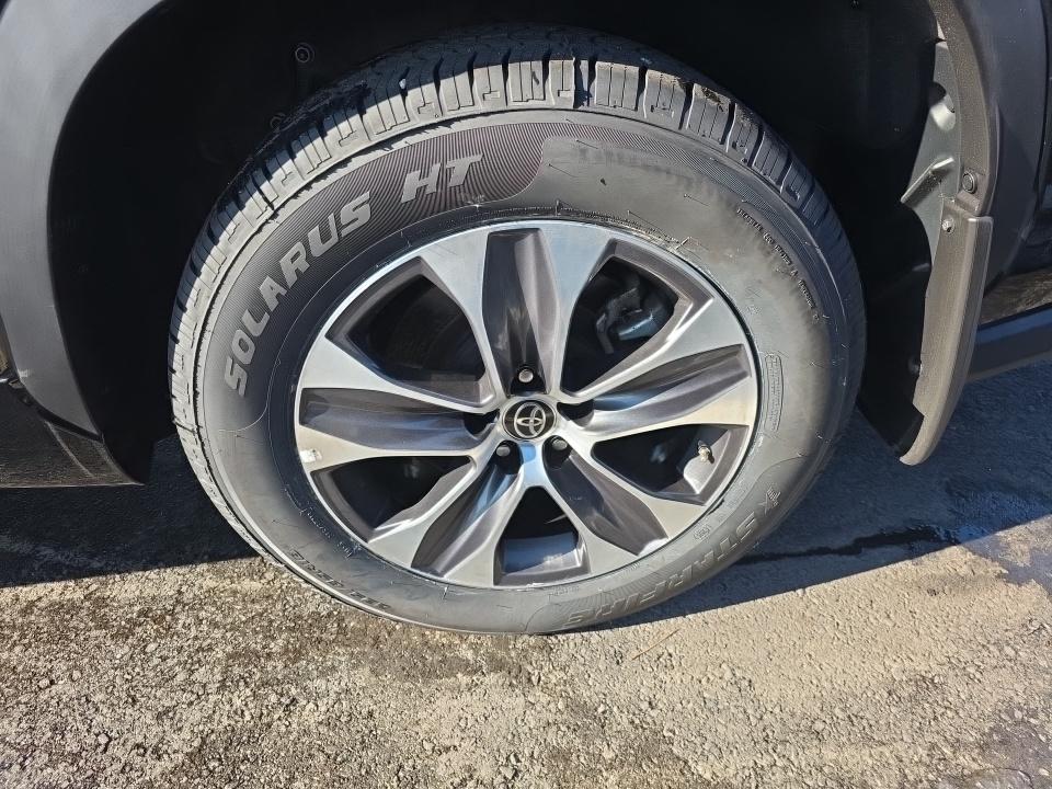 2022 Toyota Highlander XLE AWD