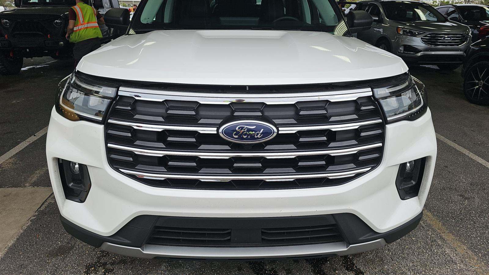 2025 Ford Explorer Active AWD