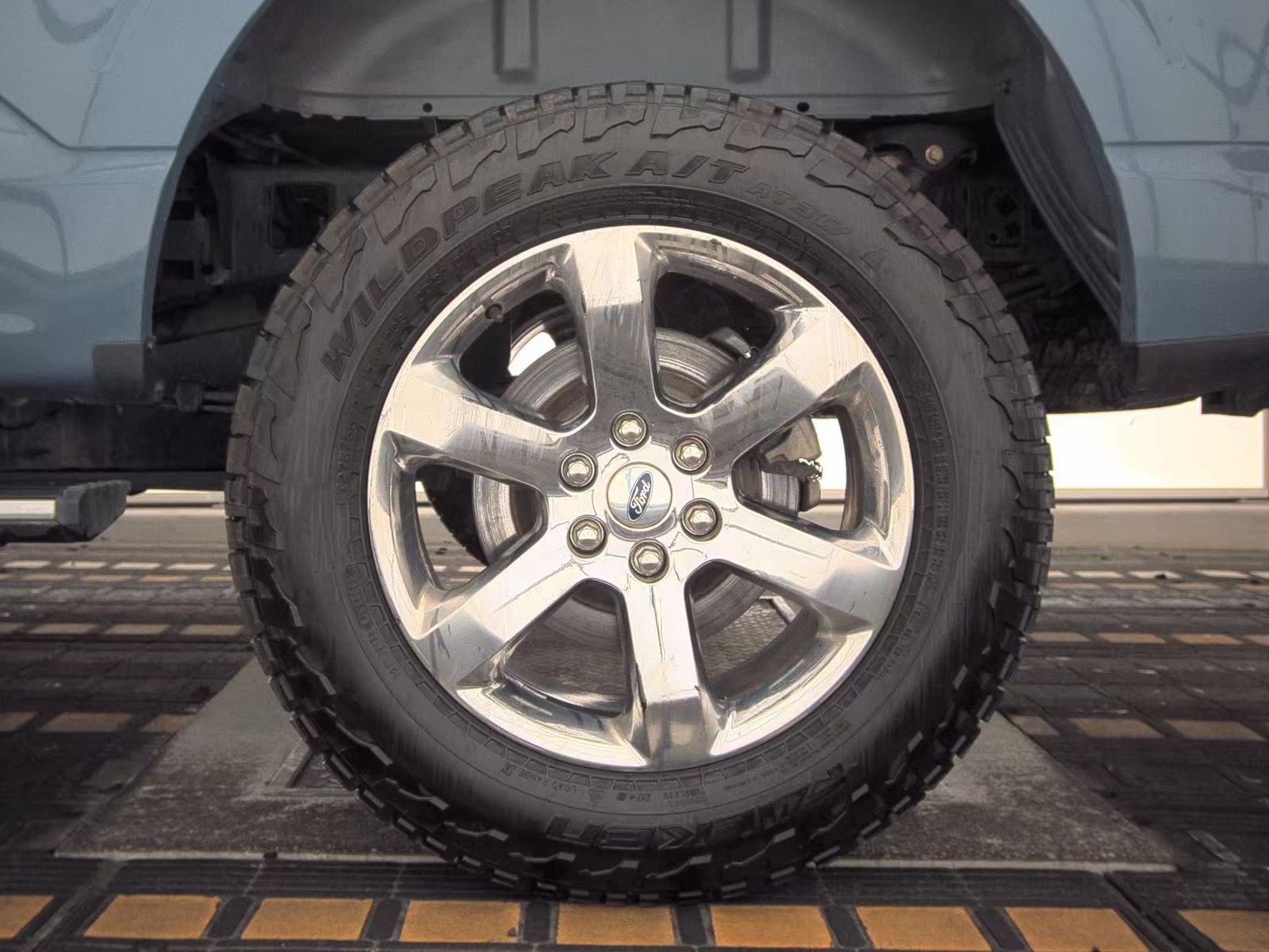 2023 Ford F-150 Lariat AWD