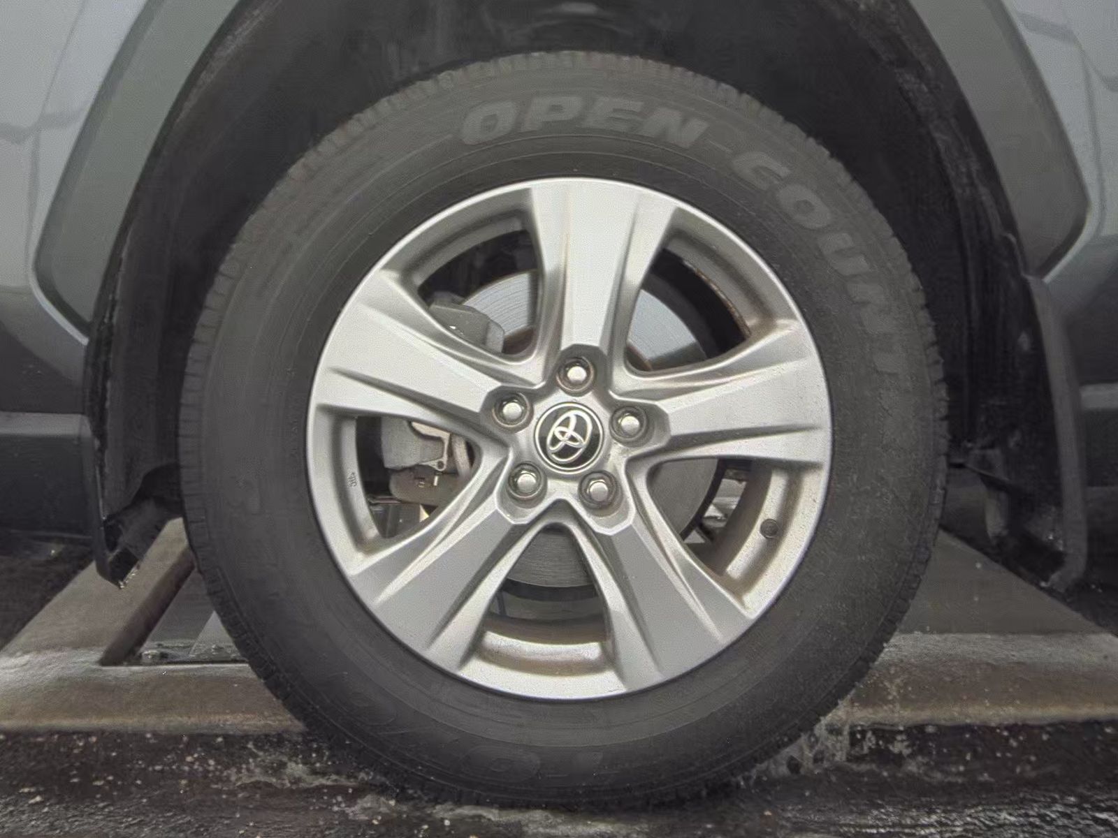 2024 Toyota RAV4 XLE FWD