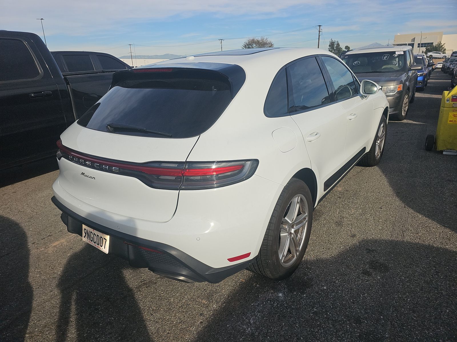 2024 Porsche Macan Base AWD