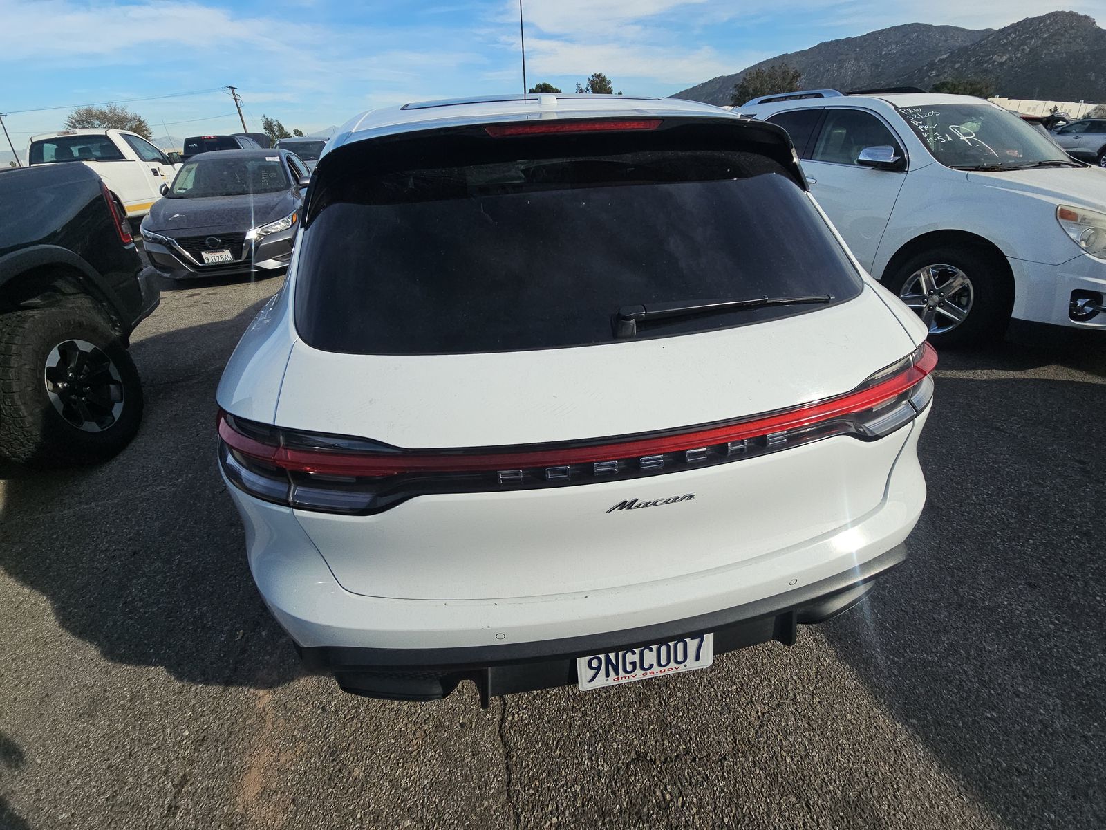 2024 Porsche Macan Base AWD