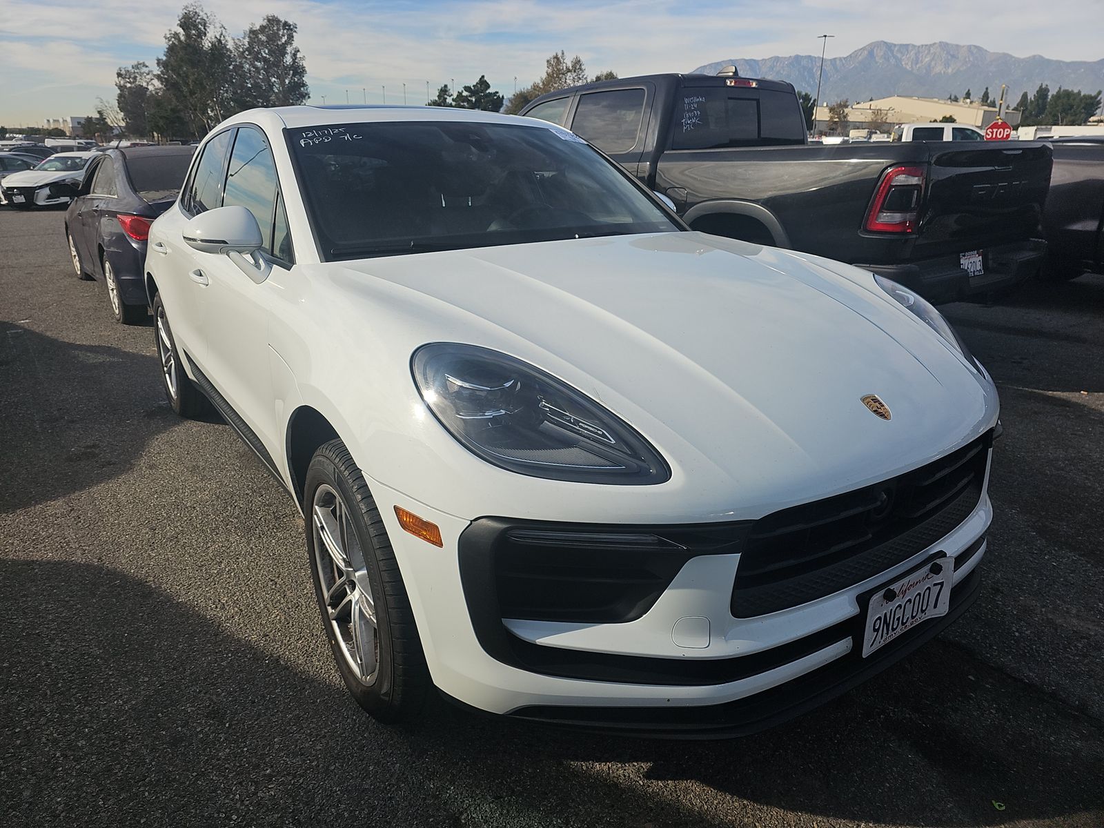 2024 Porsche Macan Base AWD