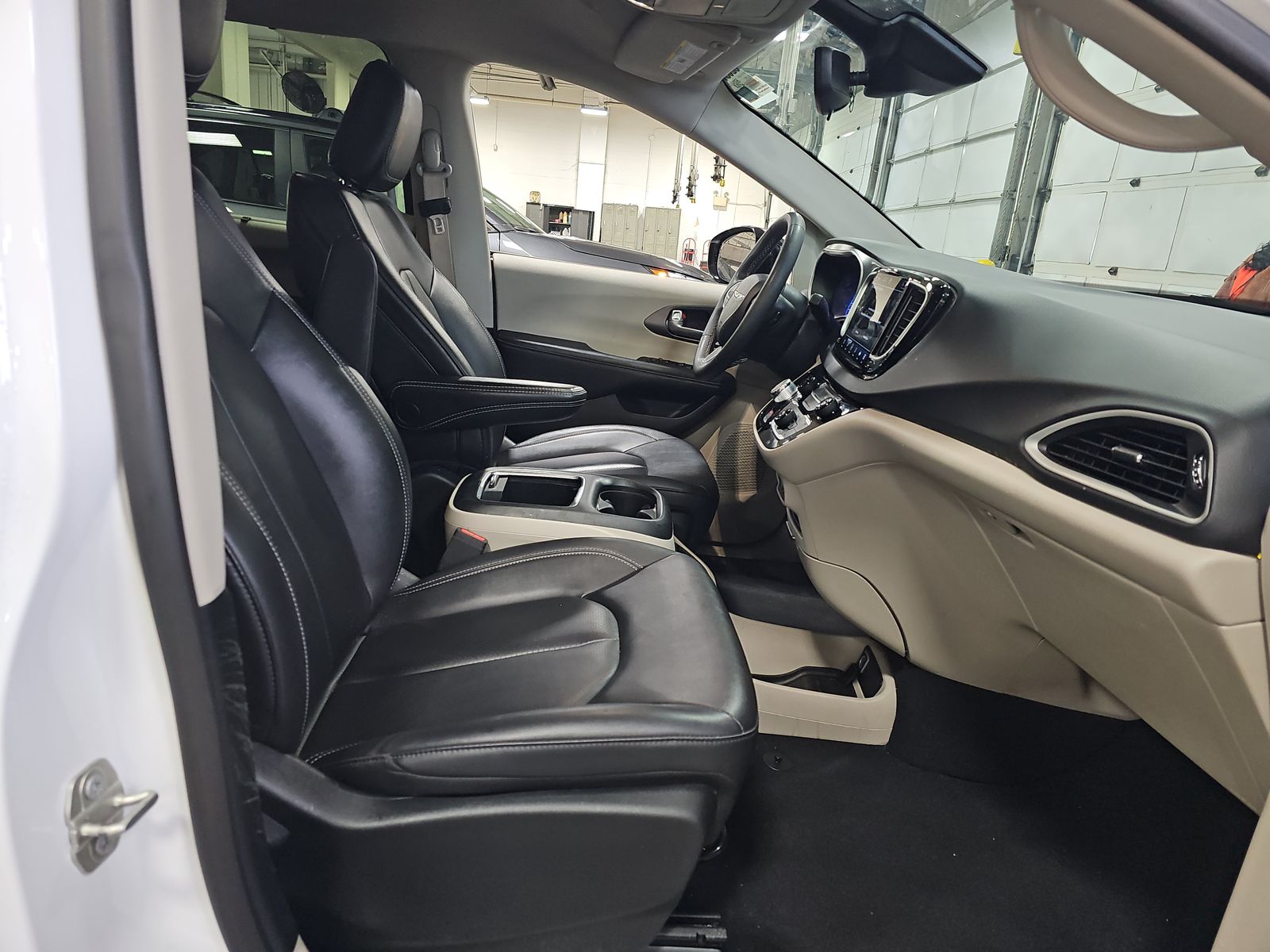 2024 Chrysler Pacifica Touring L FWD