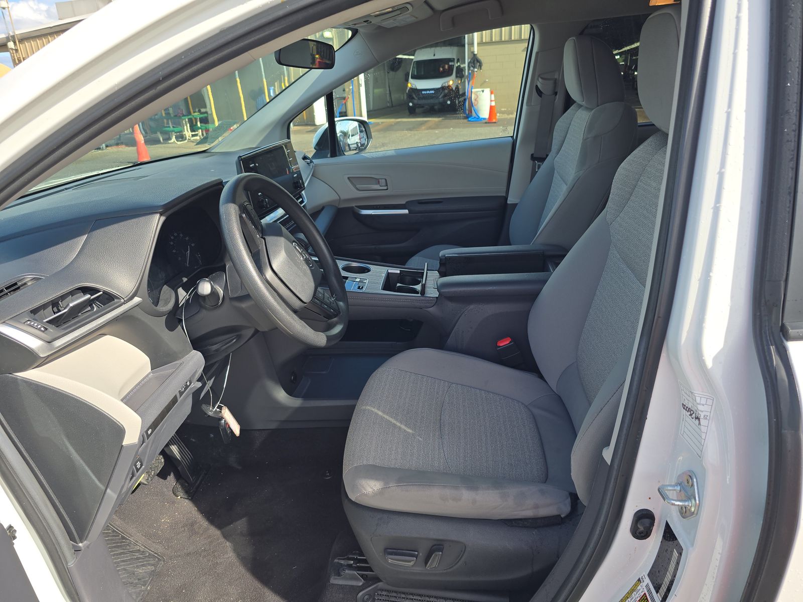 2024 Toyota Sienna LE FWD