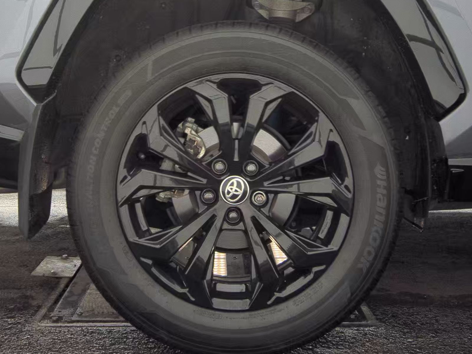 2024 Toyota RAV4 Hybrid SE AWD