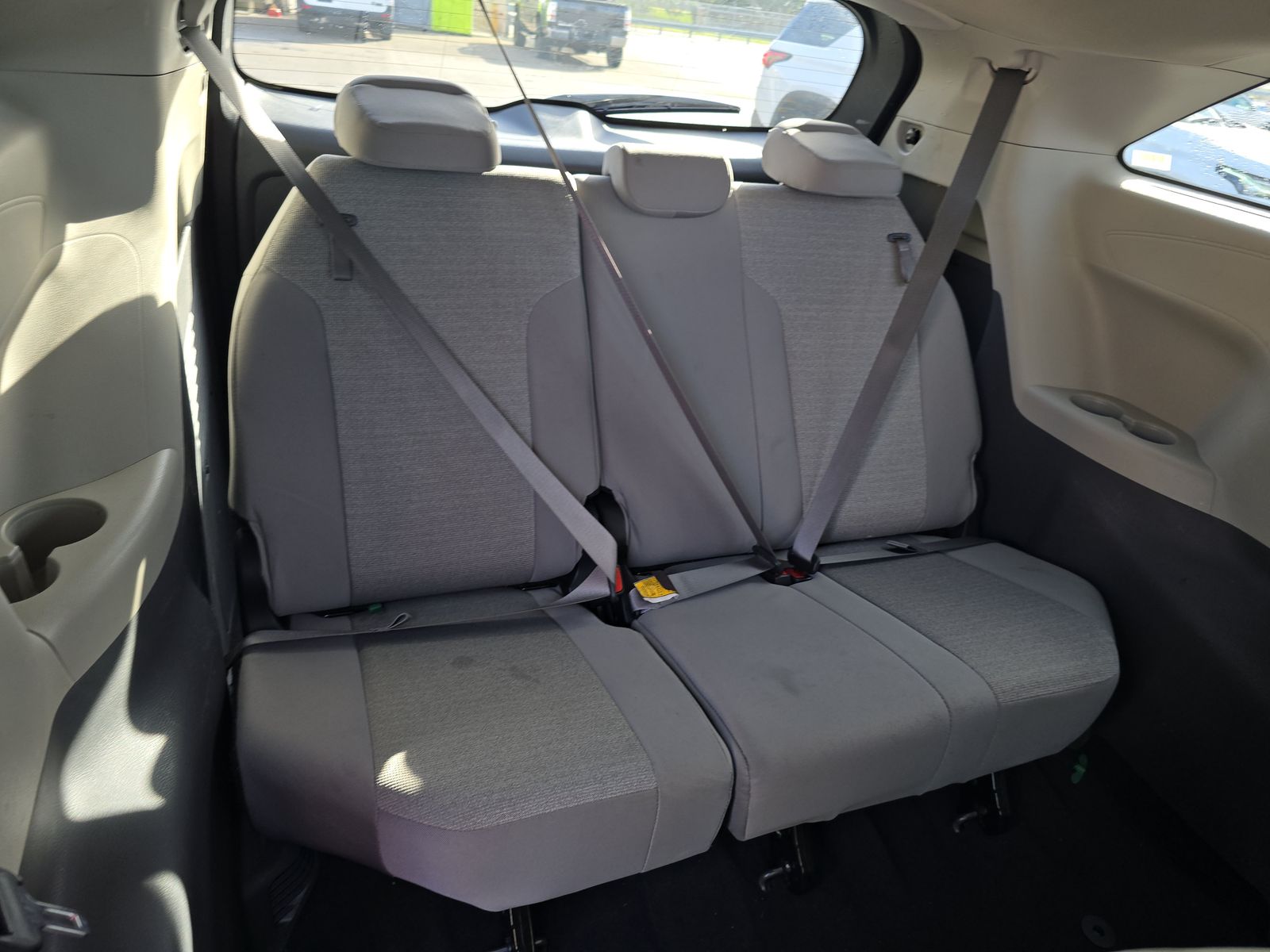 2024 Toyota Sienna LE FWD