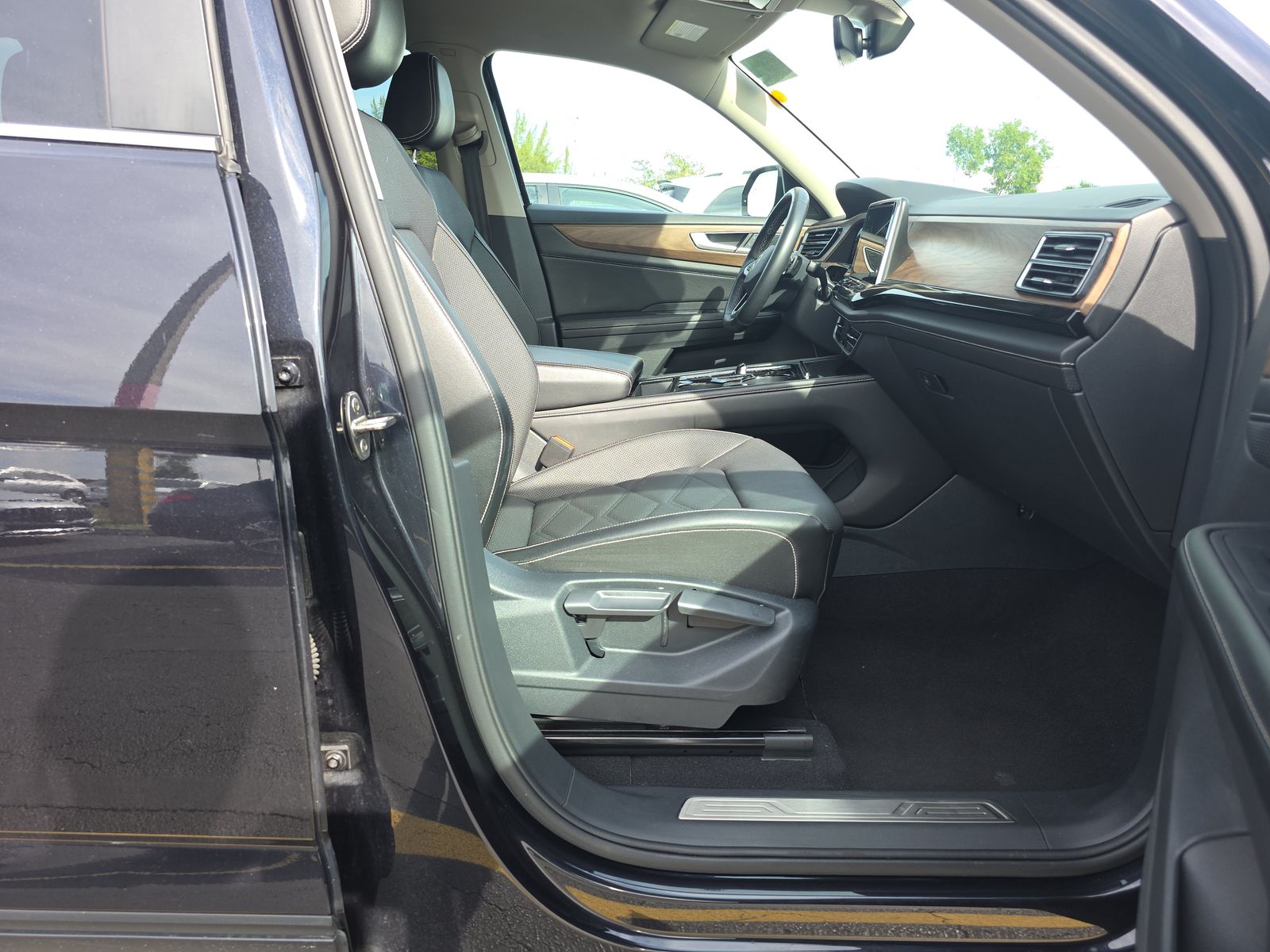 2024 Volkswagen Atlas 2.0T SE AWD