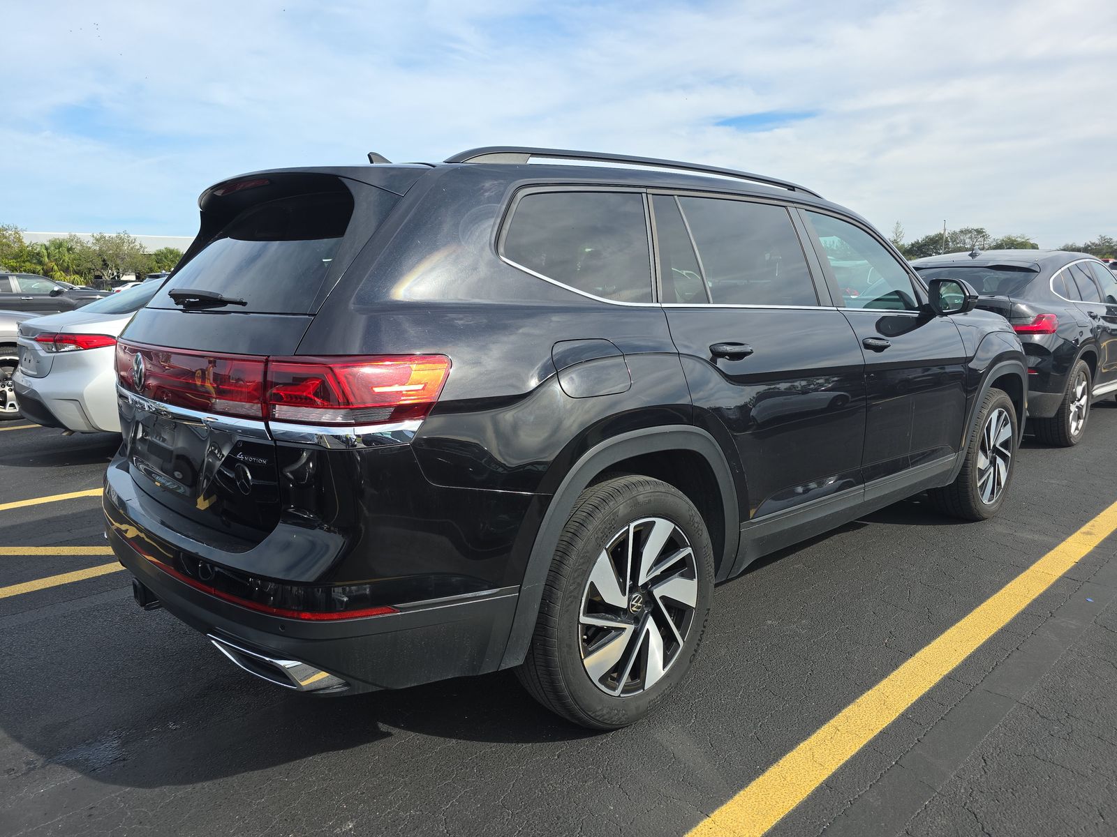 2024 Volkswagen Atlas 2.0T SE AWD