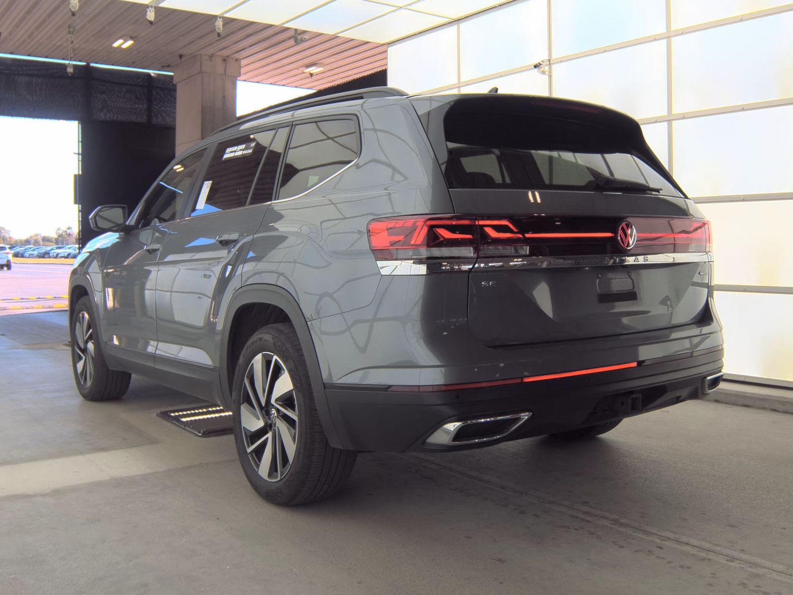 2024 Volkswagen Atlas 2.0T SE AWD