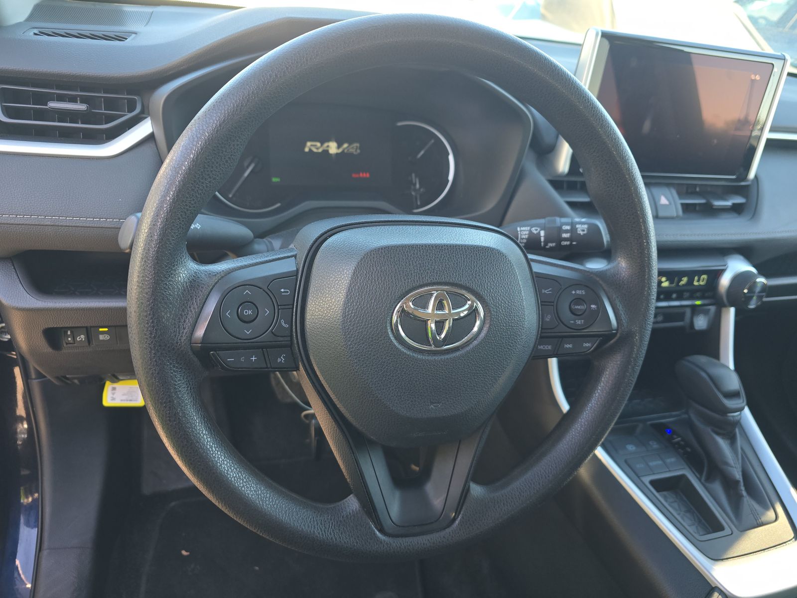 2024 Toyota RAV4 XLE FWD