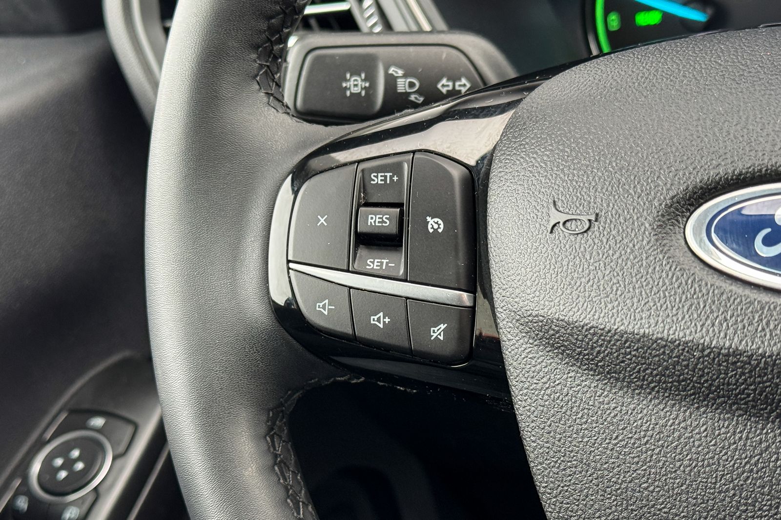 2022 Ford Escape Hybrid SEL AWD