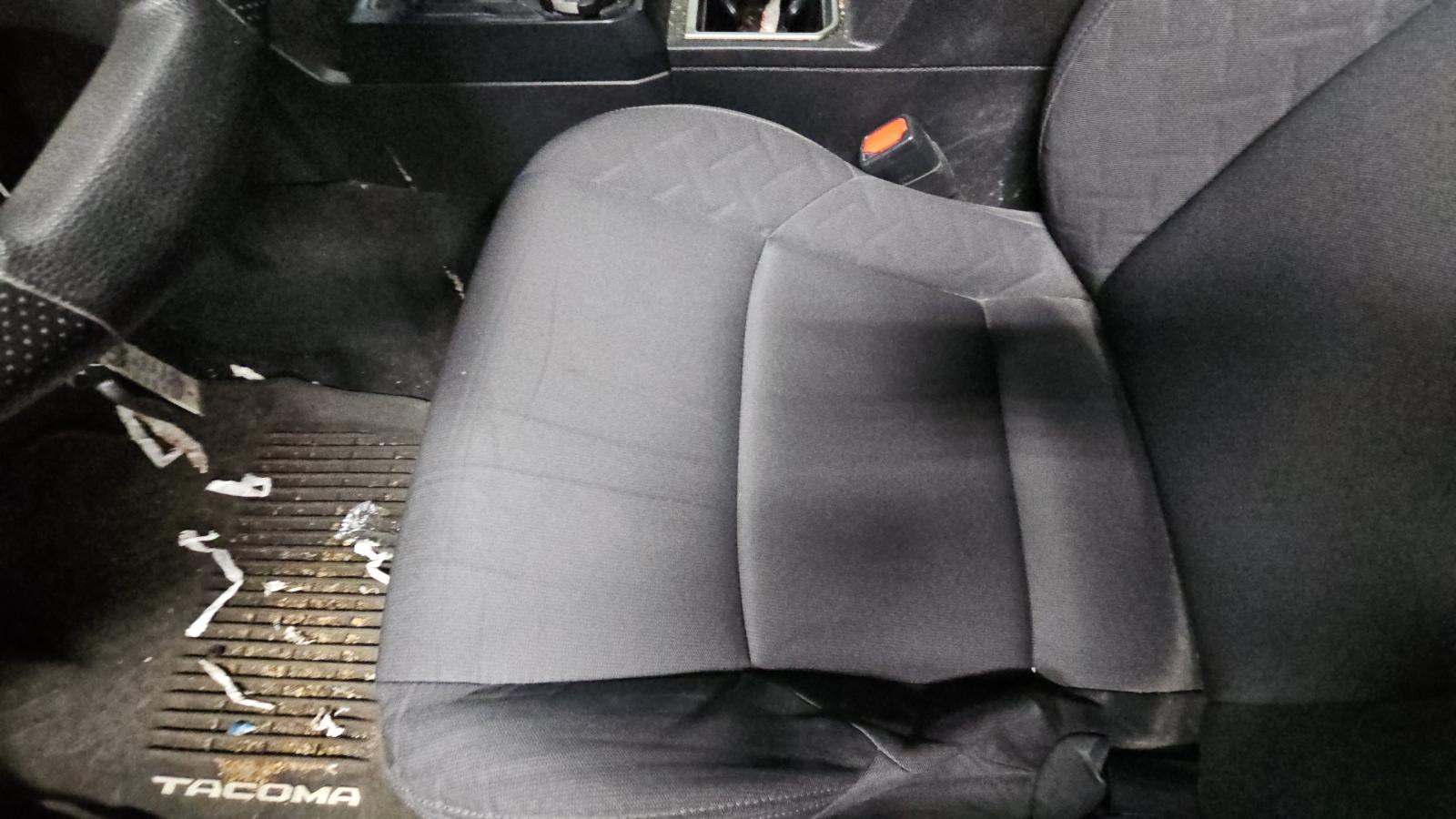 2024 Toyota Tacoma SR5 AWD