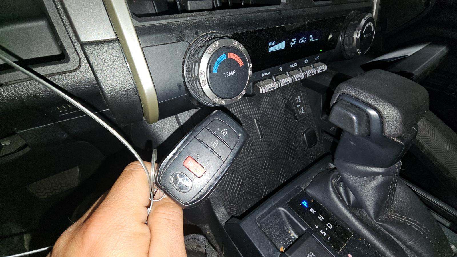 2024 Toyota Tacoma SR5 AWD