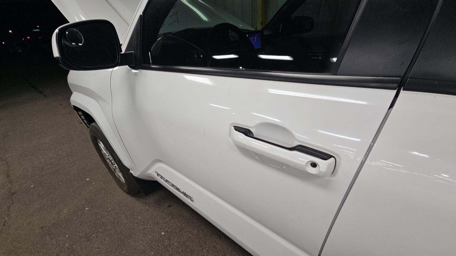 2024 Toyota Tacoma SR5 AWD