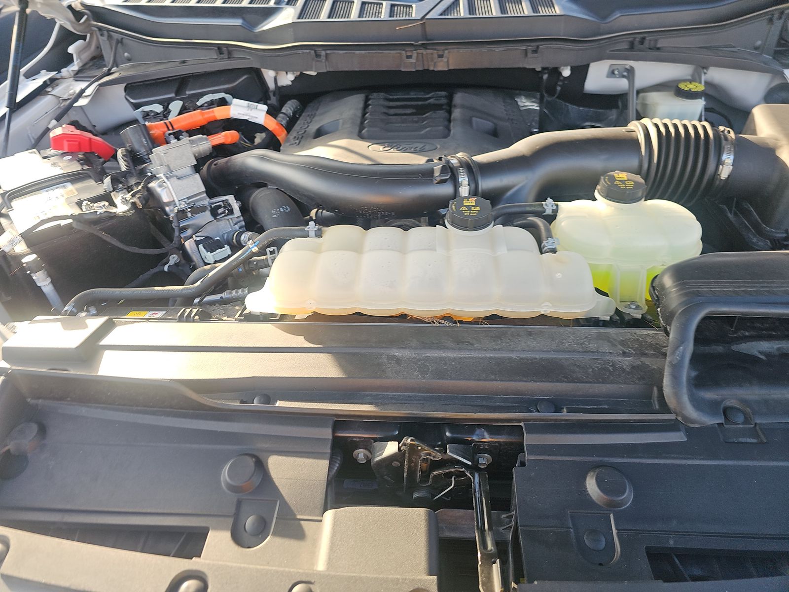 2022 Ford F-150 Hybrid Lariat AWD