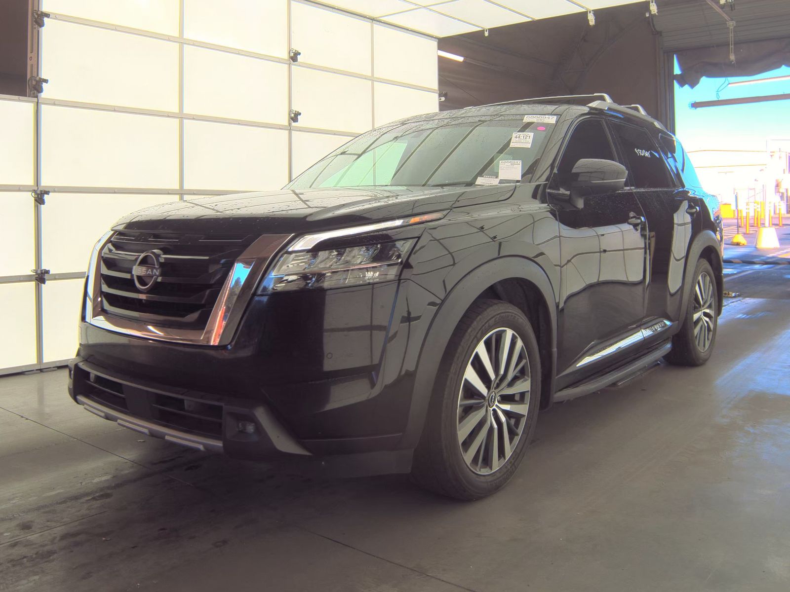 2022 Nissan Pathfinder Platinum FWD