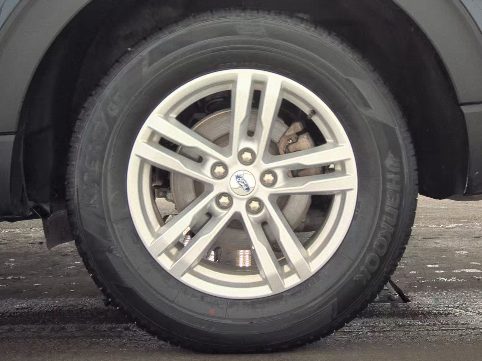 2023 Ford Explorer XLT AWD