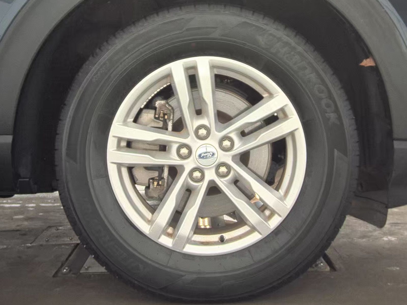 2023 Ford Explorer XLT AWD