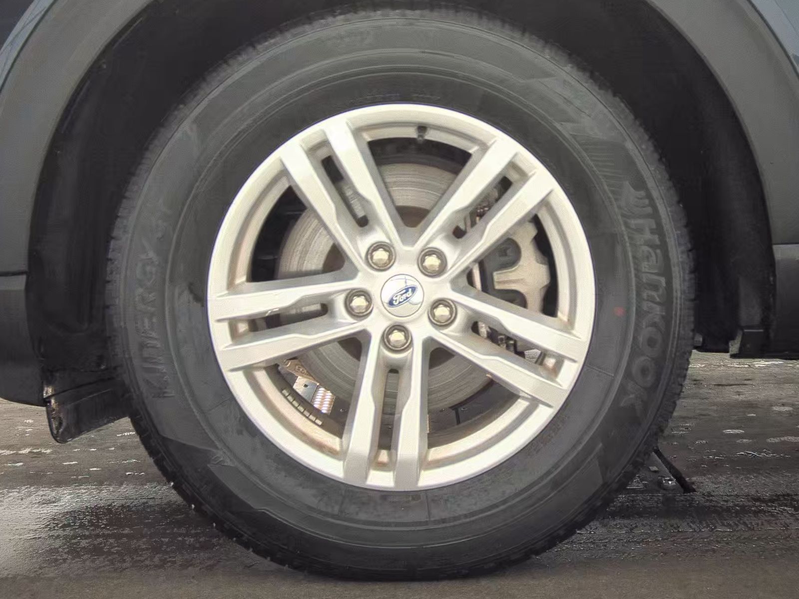 2023 Ford Explorer XLT AWD