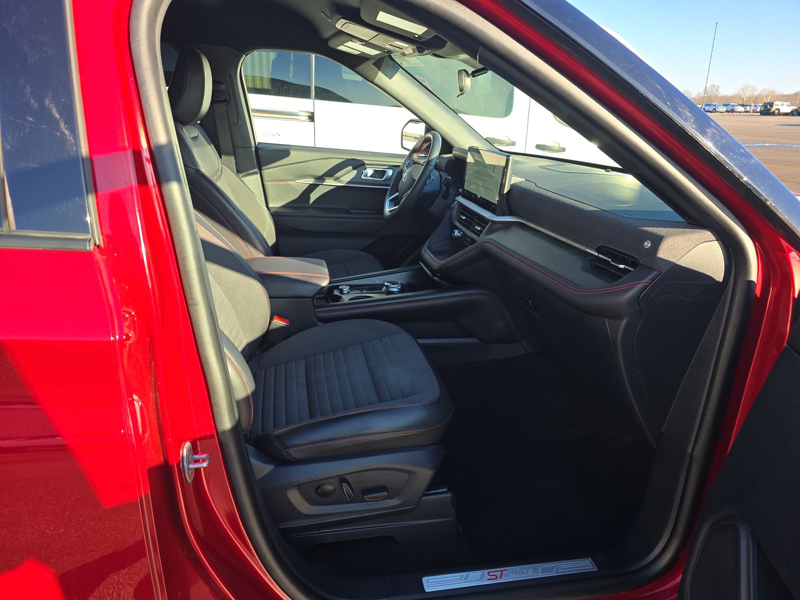 2025 Ford Explorer ST-Line AWD