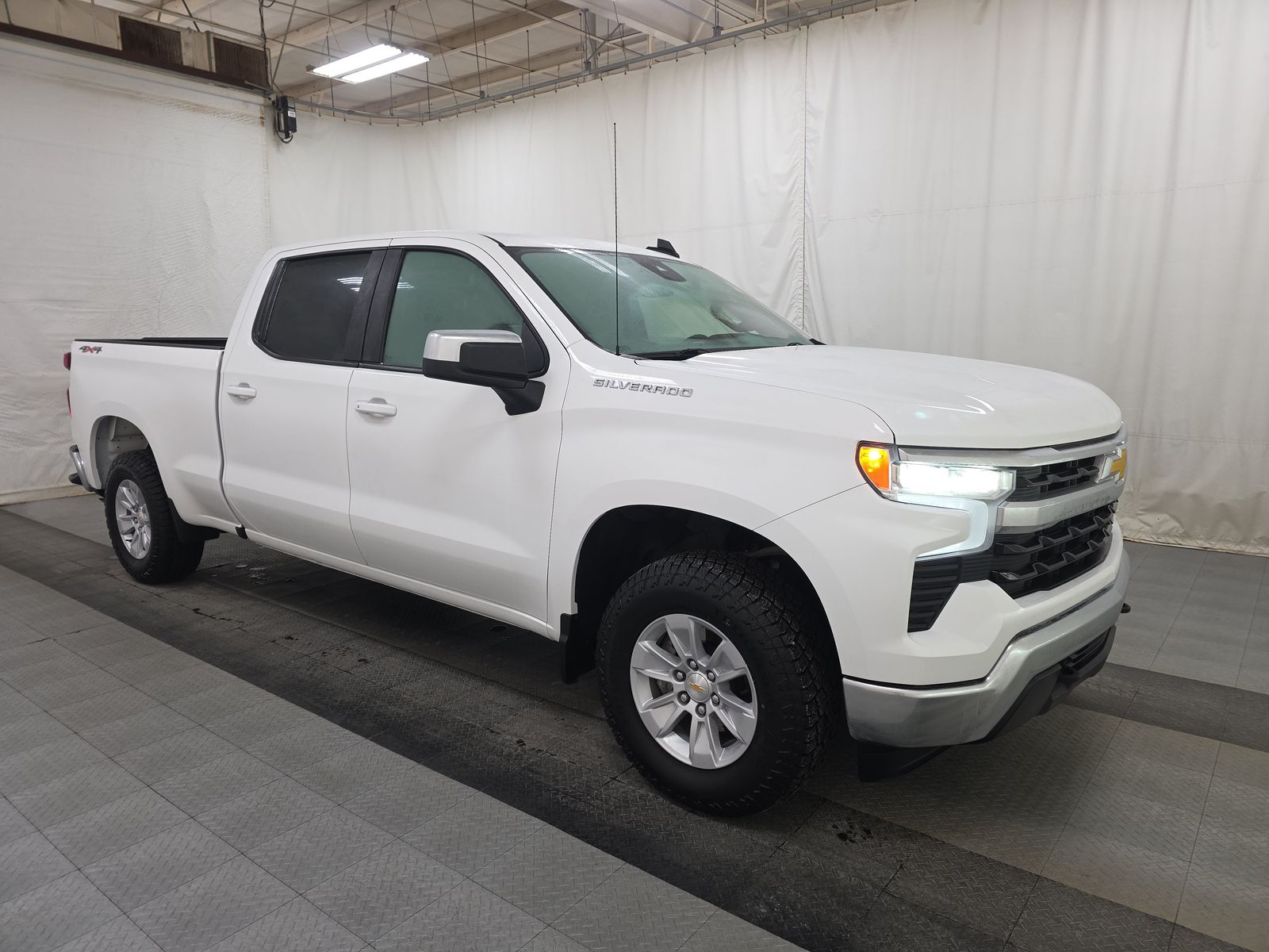 2025 Chevrolet Silverado 1500 LT AWD