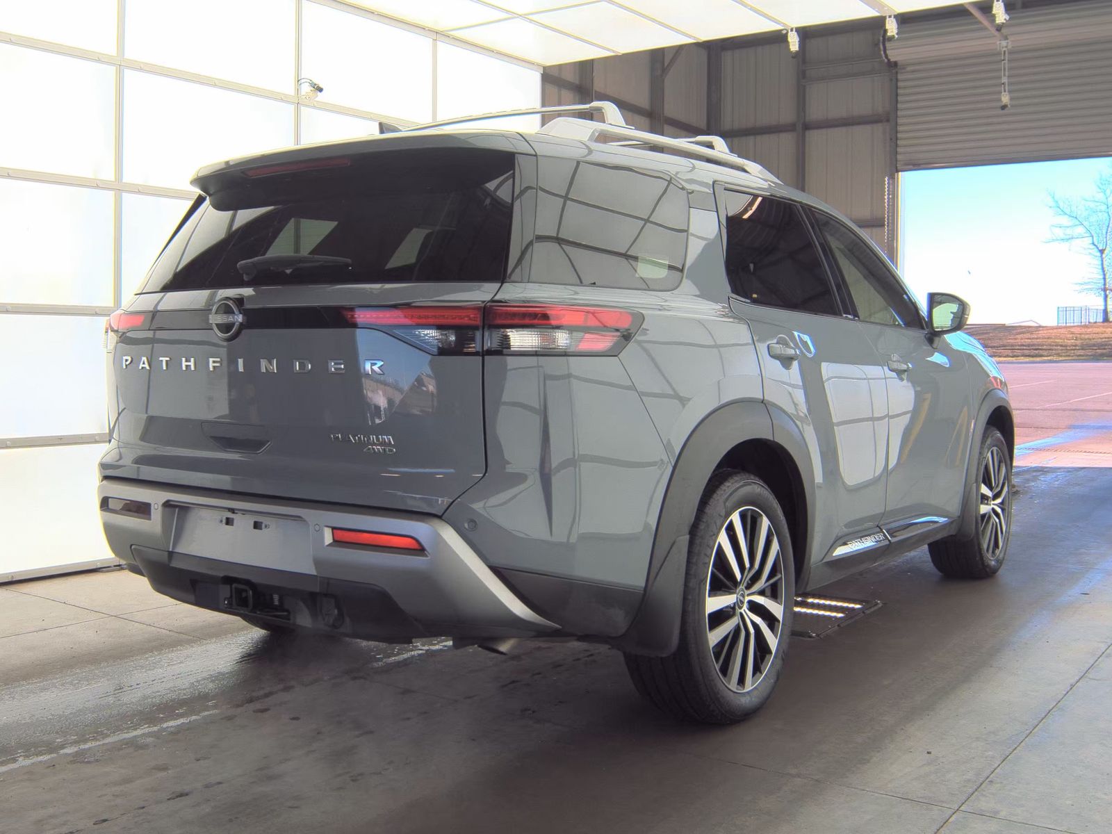 2024 Nissan Pathfinder Platinum AWD