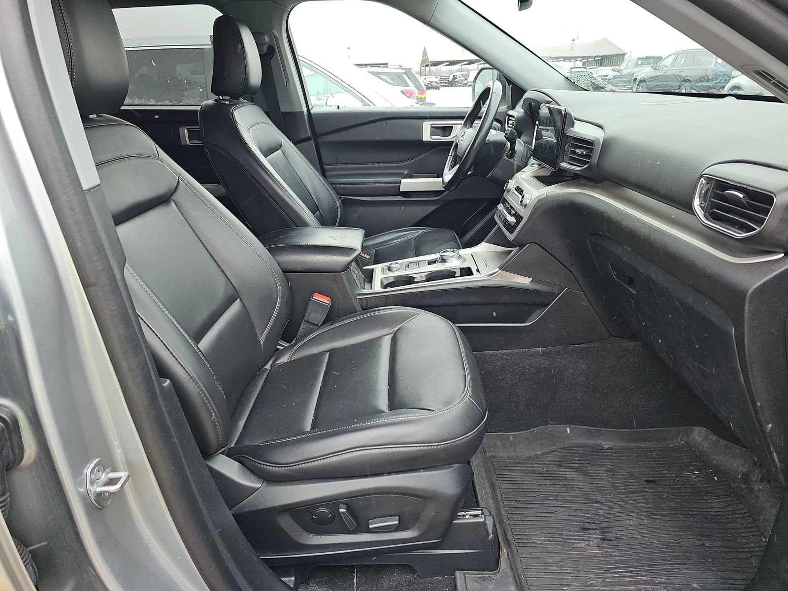 2023 Ford Explorer XLT AWD