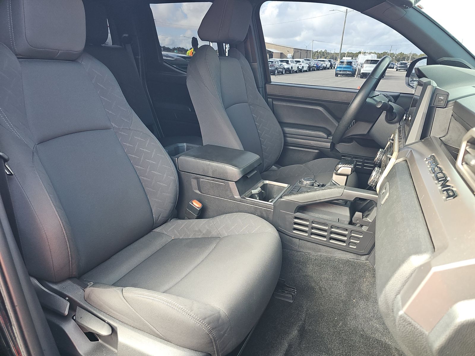 2024 Toyota Tacoma SR5 AWD