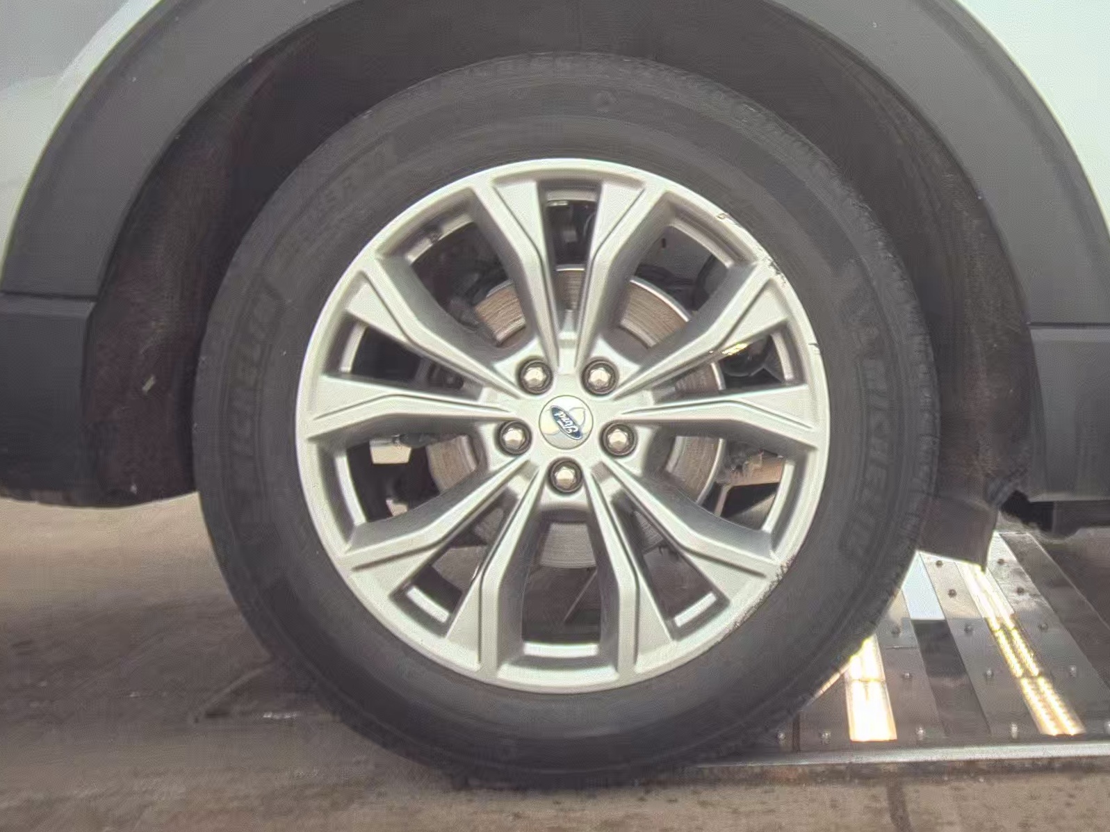 2023 Ford Explorer XLT AWD