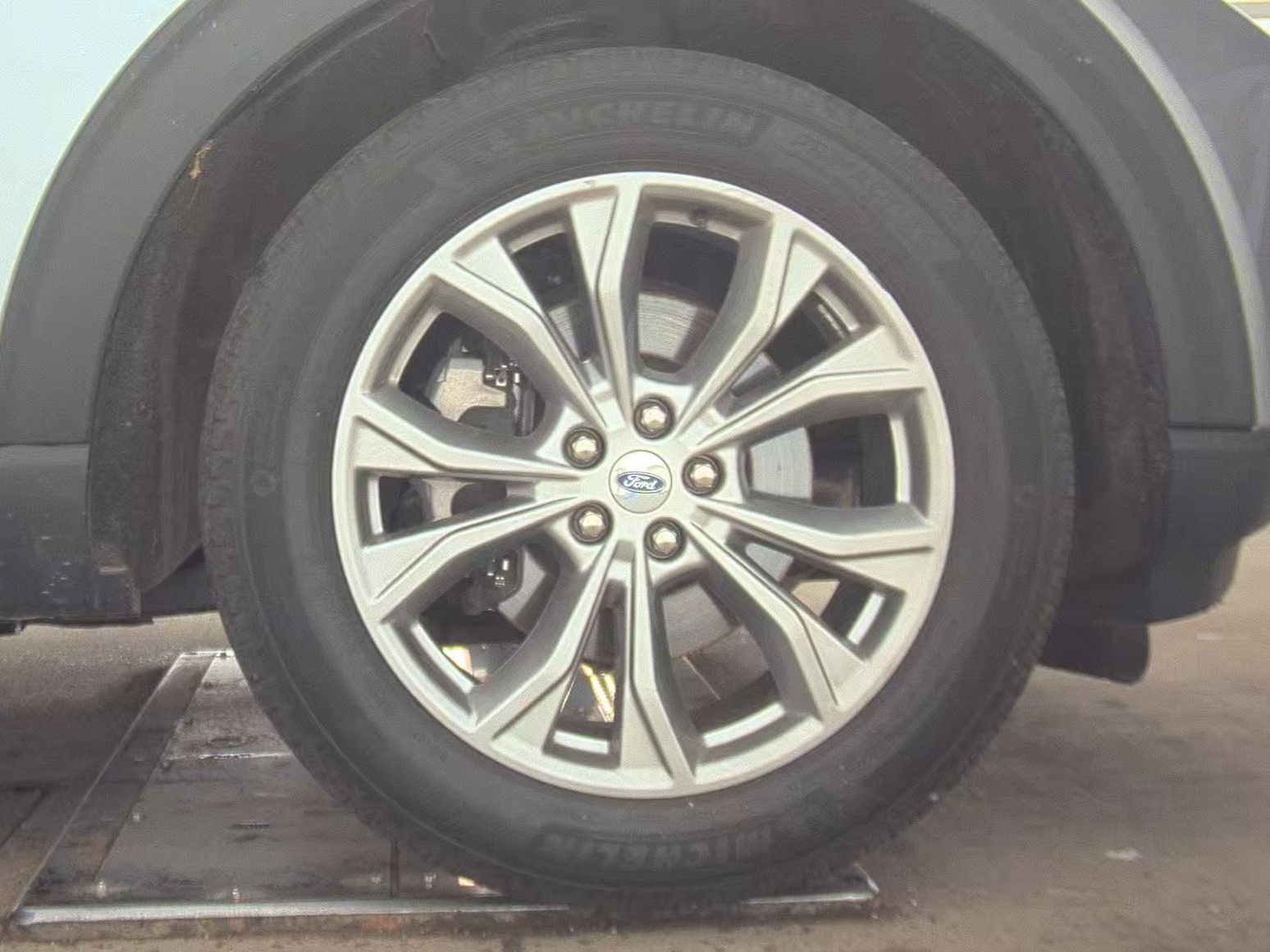 2023 Ford Explorer XLT AWD