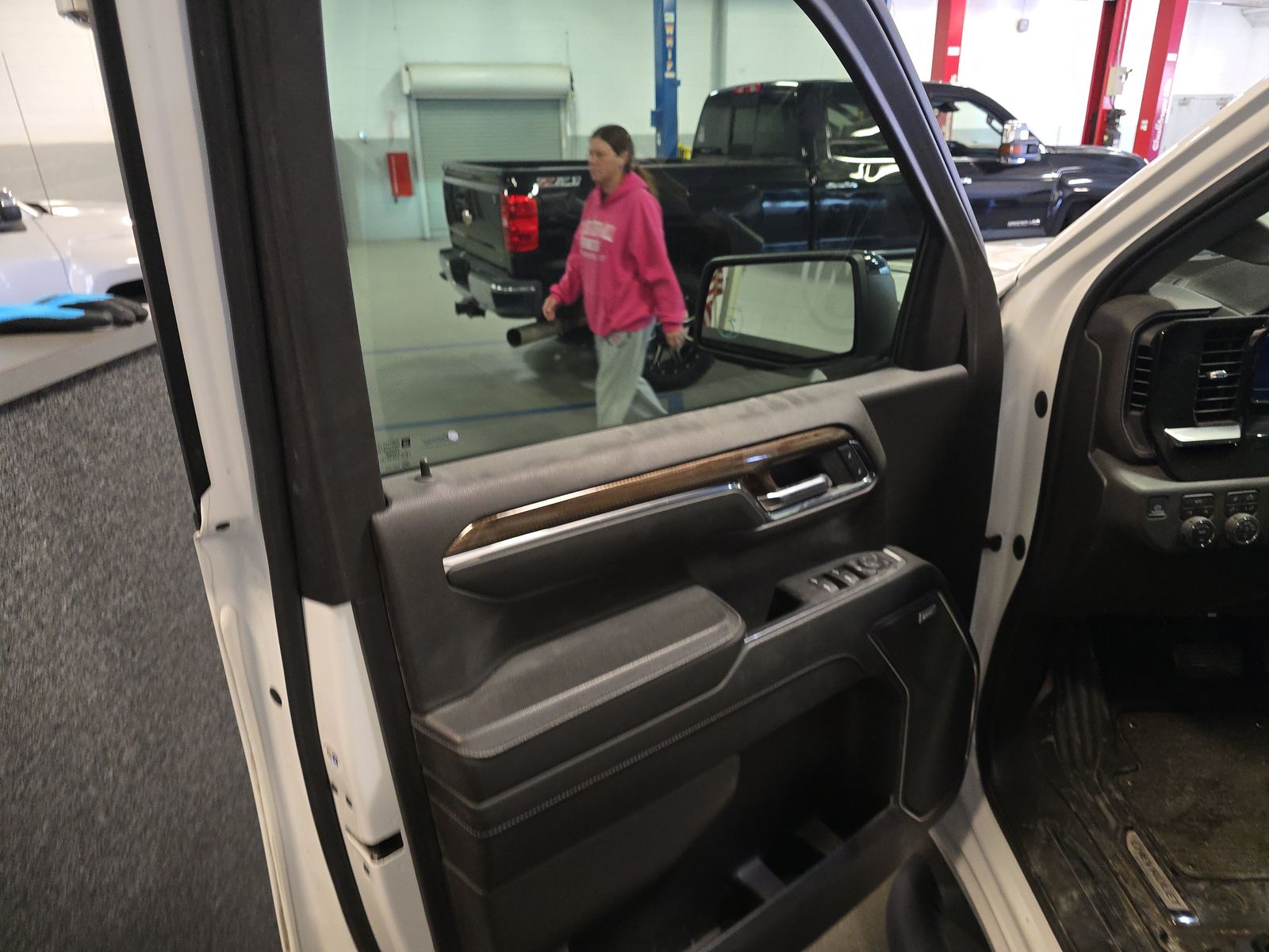 2023 Chevrolet Silverado 1500 RST AWD