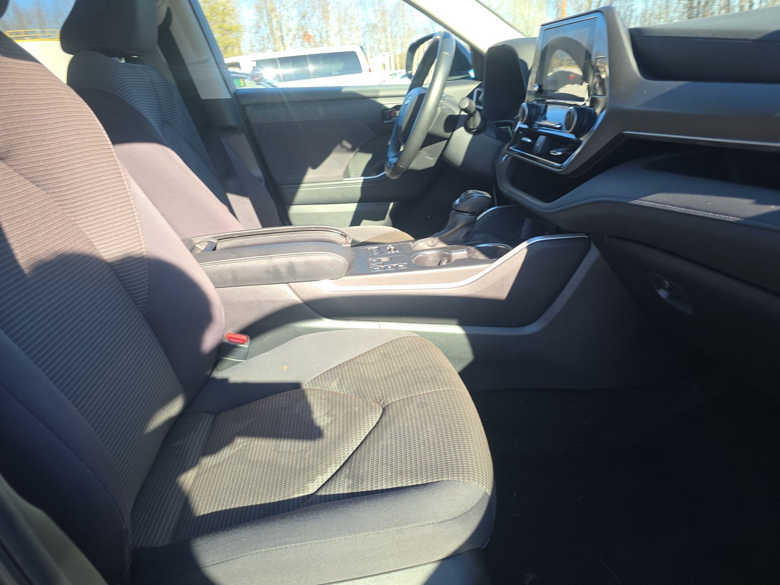 2024 Toyota Highlander LE AWD