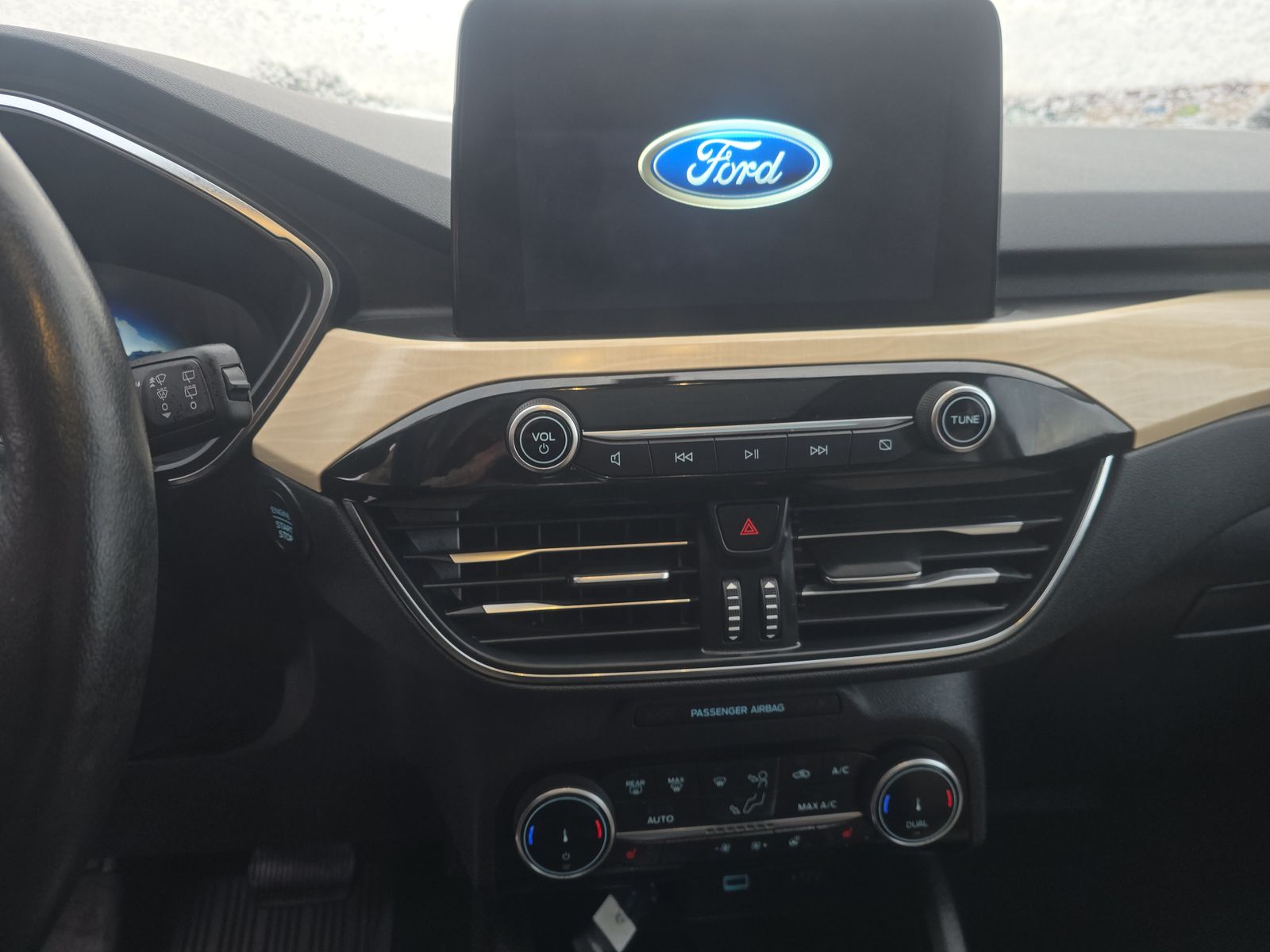 2022 Ford Escape Plug-In Hybrid Titanium FWD