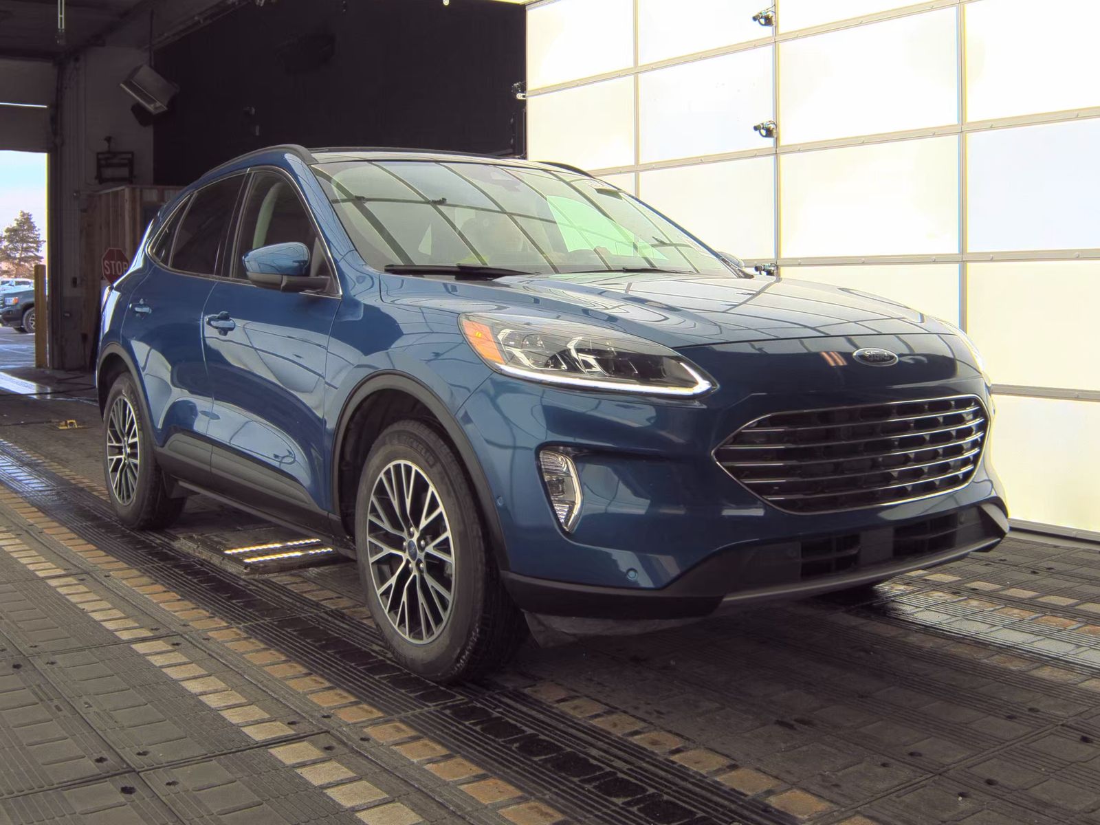2022 Ford Escape Plug-In Hybrid Titanium FWD