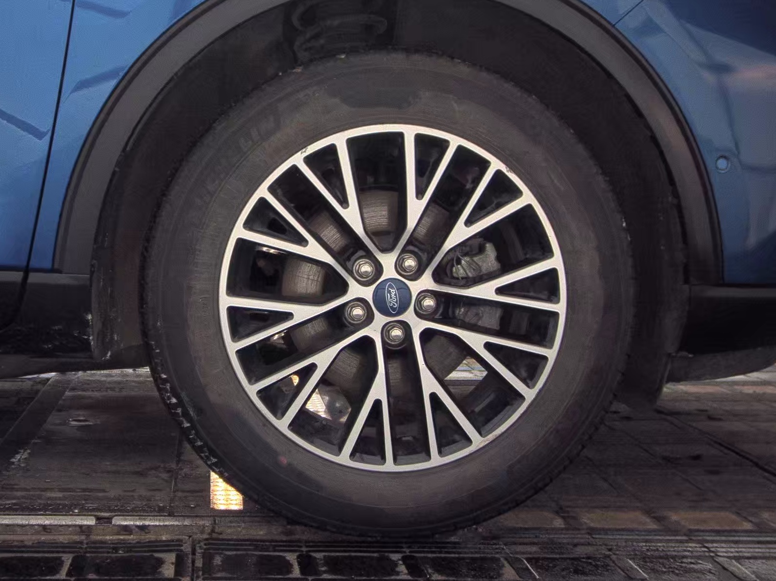 2022 Ford Escape Plug-In Hybrid Titanium FWD