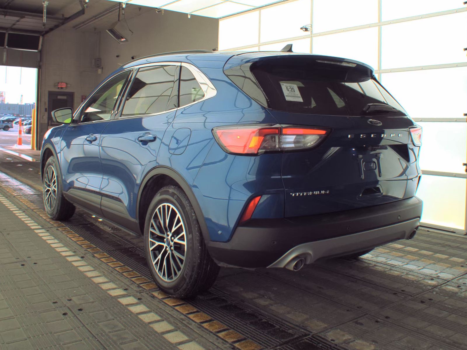 2022 Ford Escape Plug-In Hybrid Titanium FWD