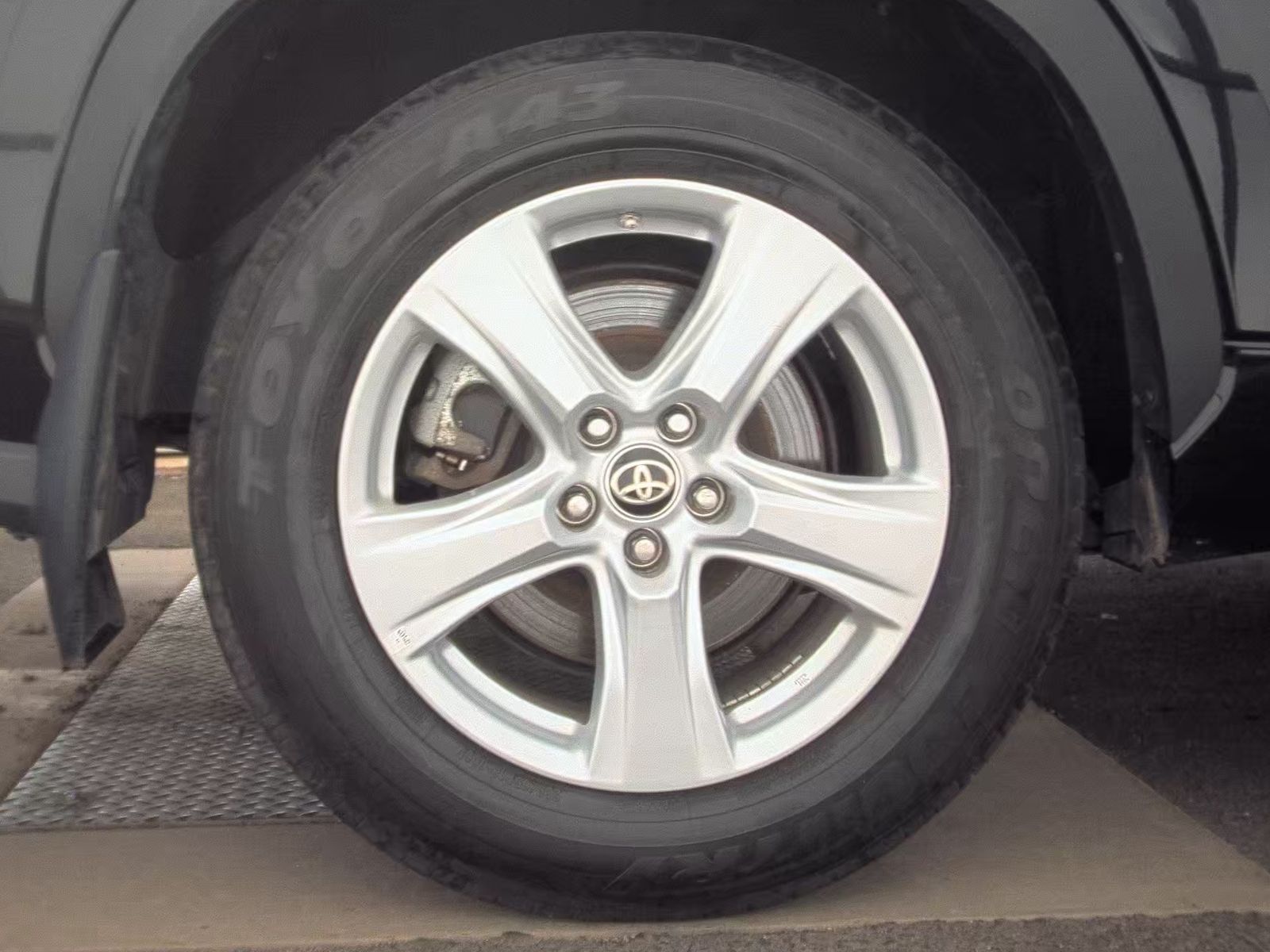 2024 Toyota Highlander LE AWD