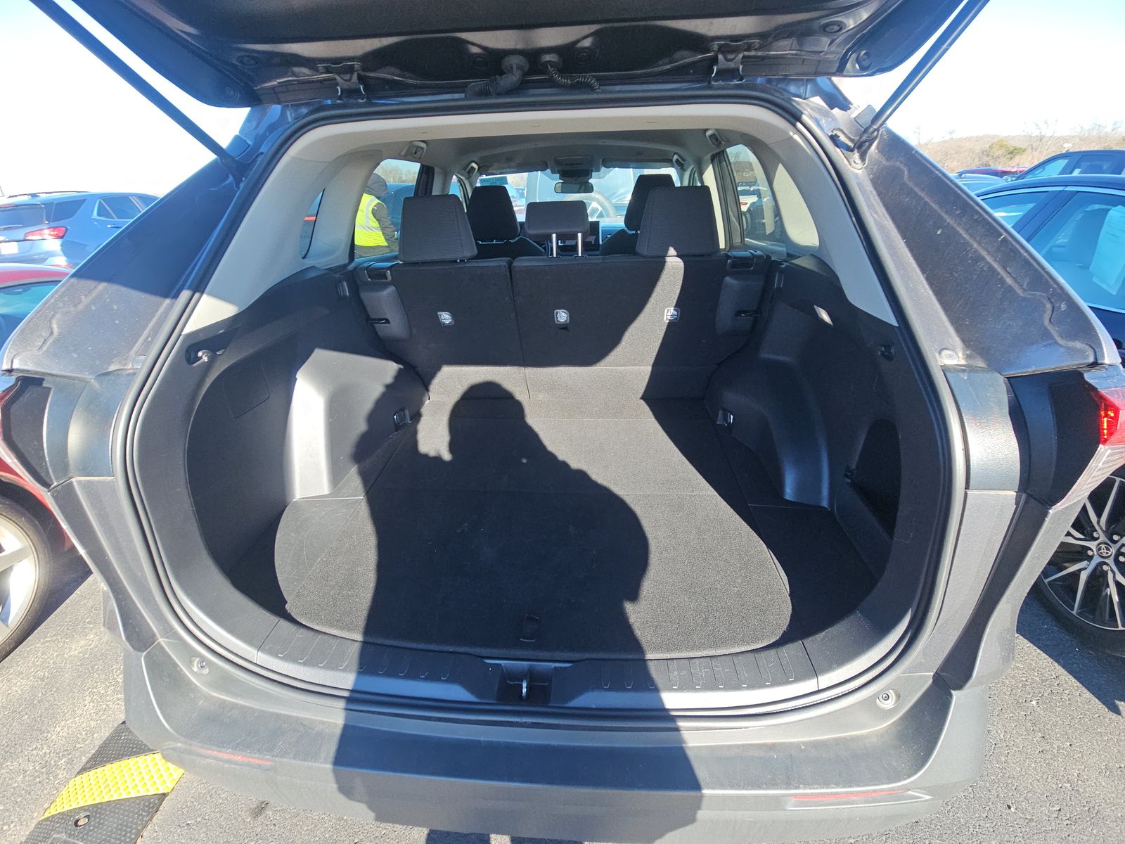 2024 Toyota RAV4 LE FWD