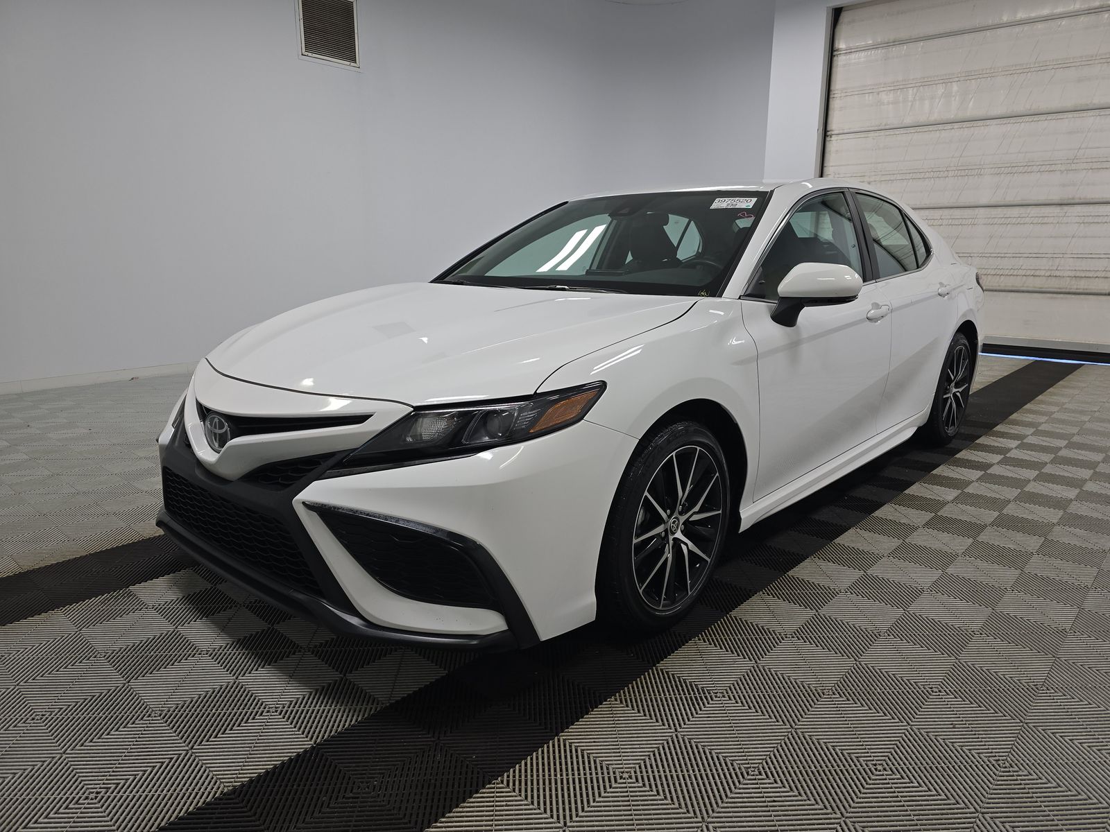 2024 Toyota Camry SE FWD