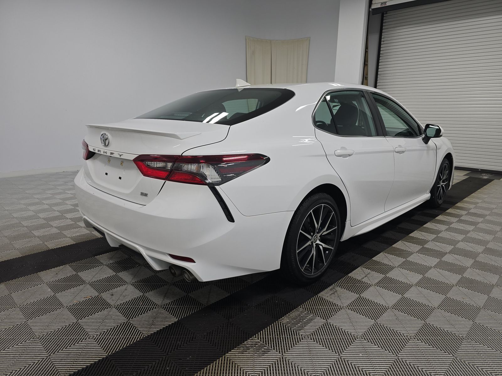 2024 Toyota Camry SE FWD